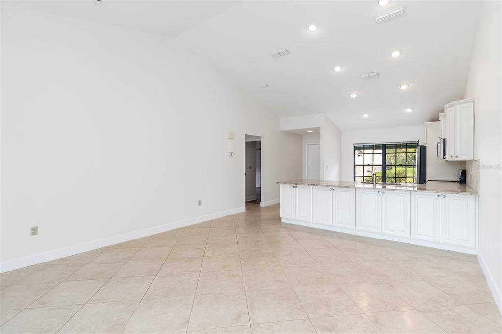 En Venta: $329,000 (2 camas, 2 baños, 1380 Pies cuadrados)