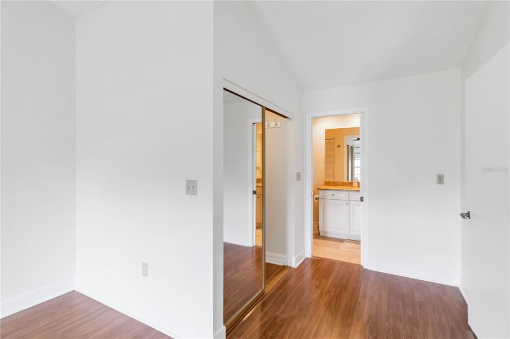 En Venta: $329,000 (2 camas, 2 baños, 1380 Pies cuadrados)