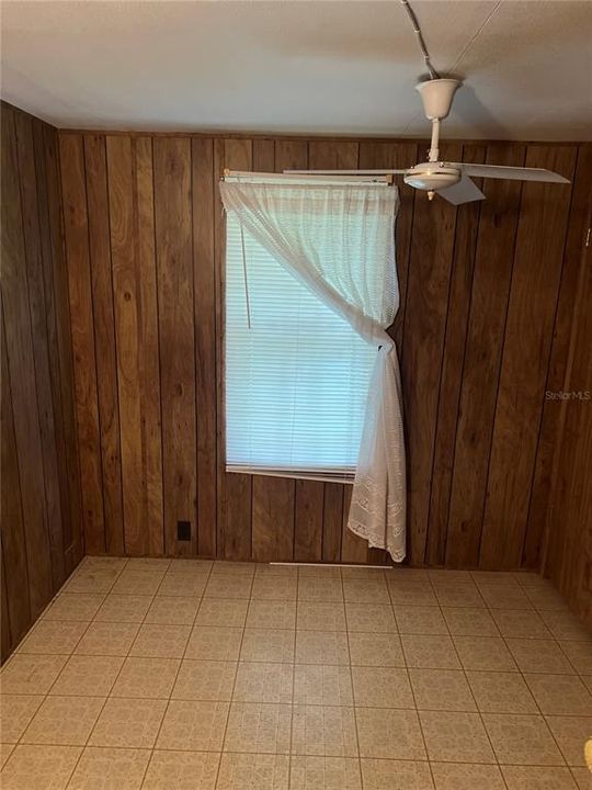 待售: $179,000 (3 贝兹, 2 浴室, 1292 平方英尺)