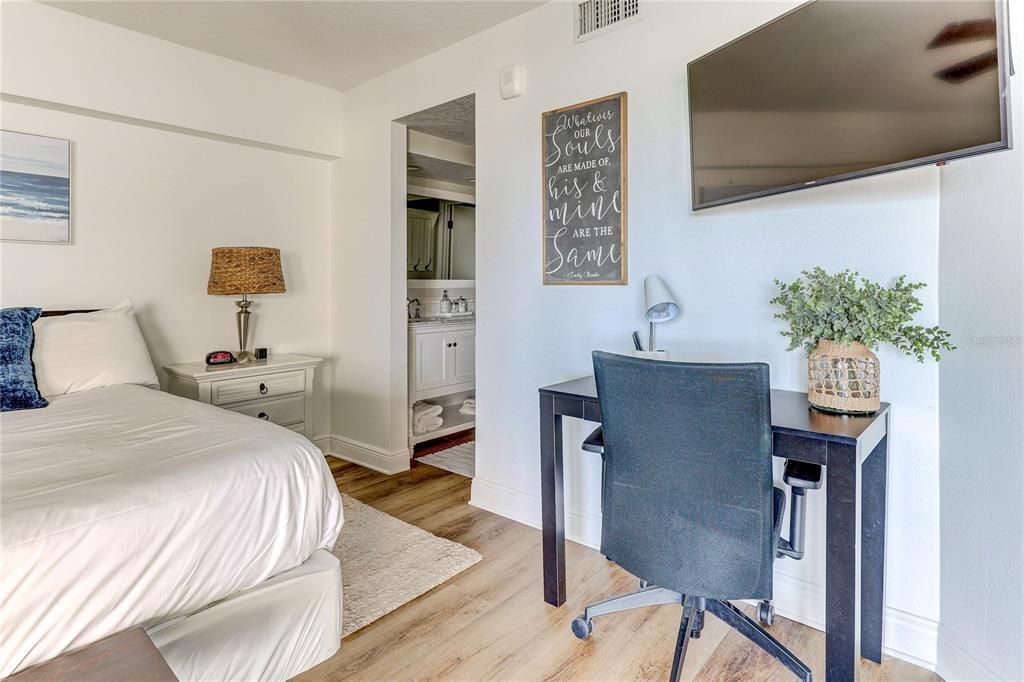 En Venta: $1,900,000 (4 camas, 3 baños, 1835 Pies cuadrados)