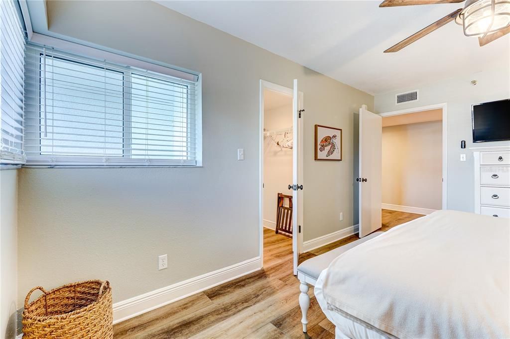 En Venta: $1,900,000 (4 camas, 3 baños, 1835 Pies cuadrados)