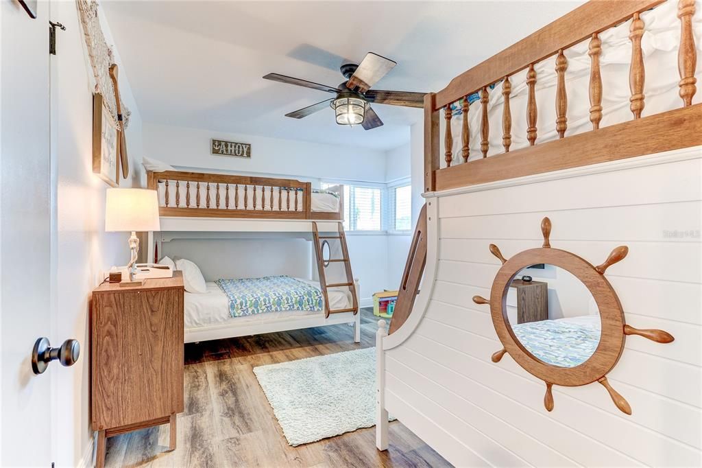 En Venta: $1,900,000 (4 camas, 3 baños, 1835 Pies cuadrados)