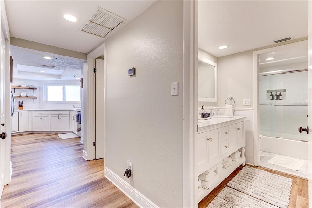 En Venta: $1,900,000 (4 camas, 3 baños, 1835 Pies cuadrados)