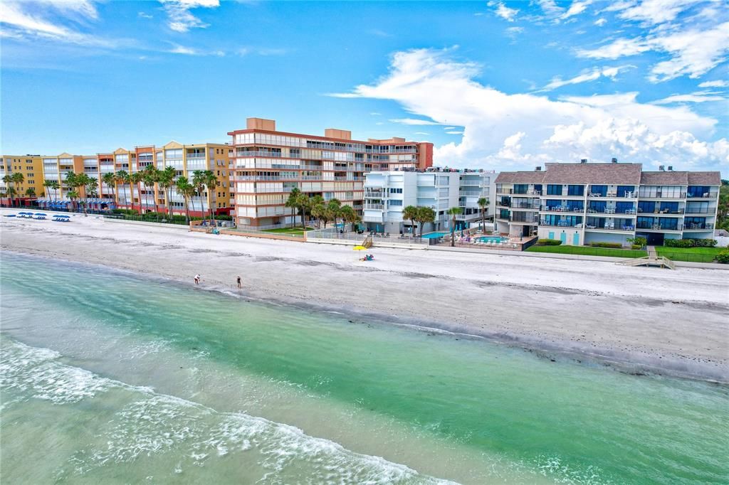 En Venta: $1,900,000 (4 camas, 3 baños, 1835 Pies cuadrados)