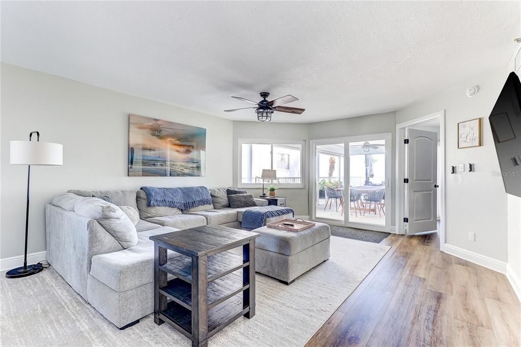 En Venta: $1,900,000 (4 camas, 3 baños, 1835 Pies cuadrados)