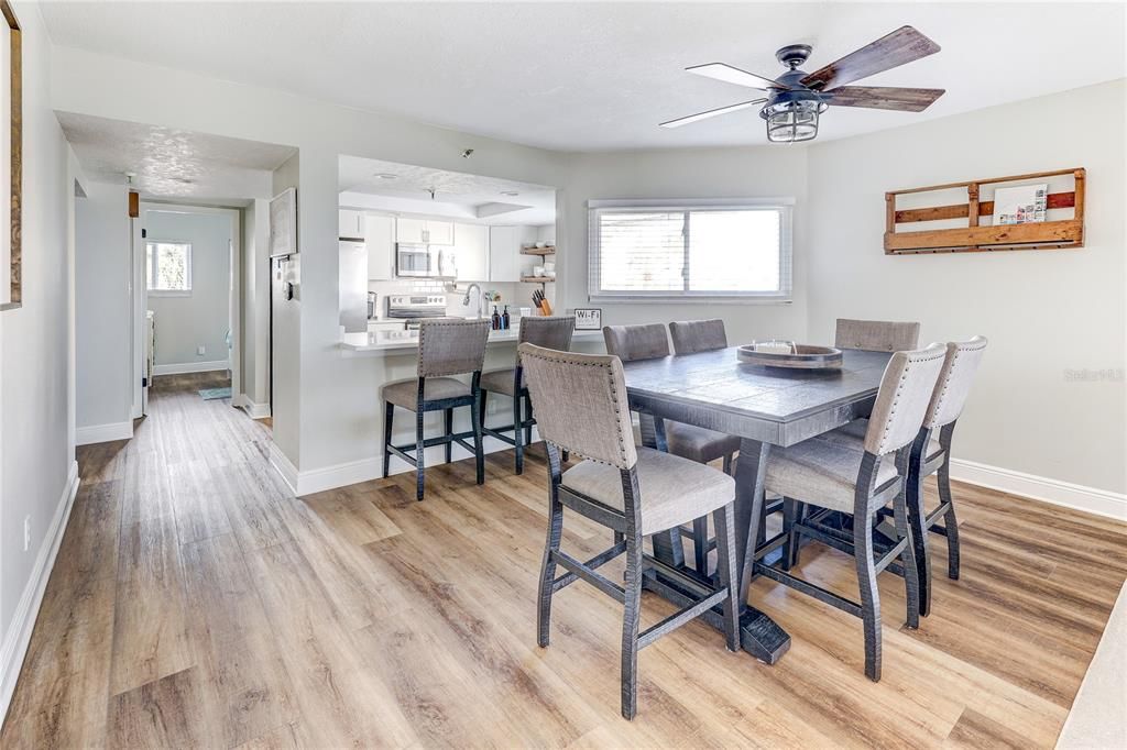 En Venta: $1,900,000 (4 camas, 3 baños, 1835 Pies cuadrados)