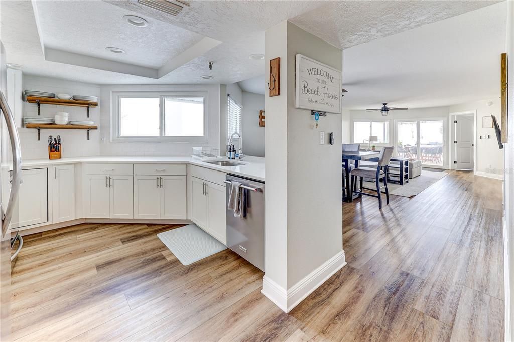 En Venta: $1,900,000 (4 camas, 3 baños, 1835 Pies cuadrados)