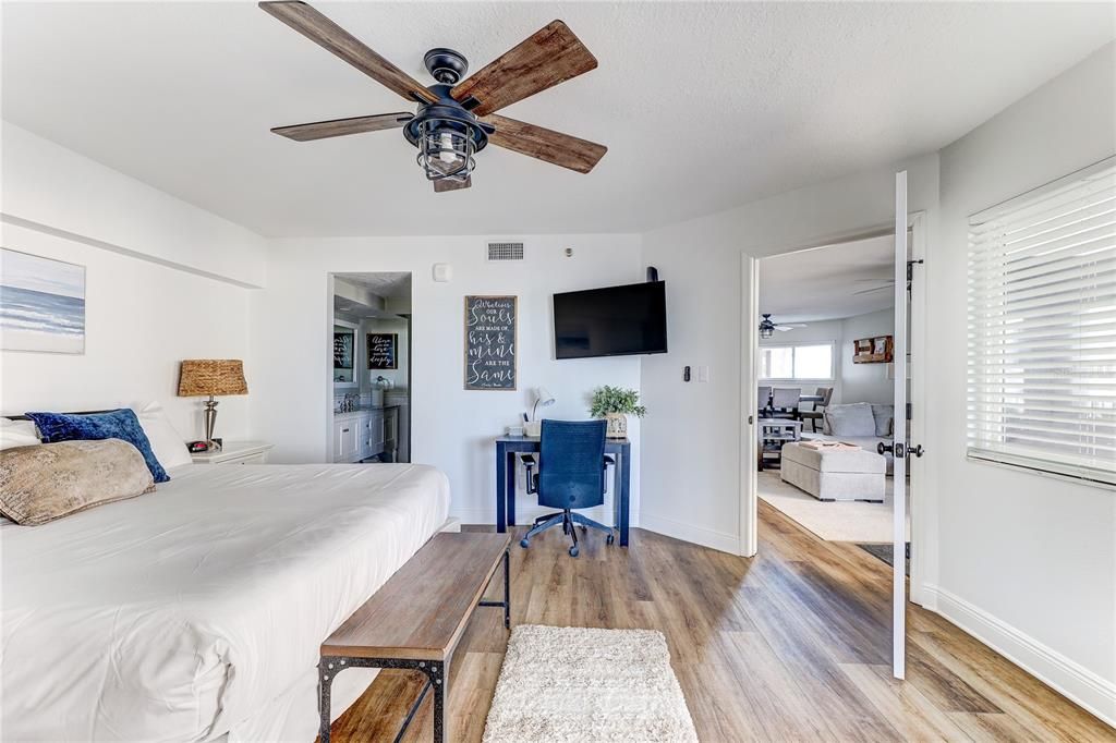 En Venta: $1,900,000 (4 camas, 3 baños, 1835 Pies cuadrados)