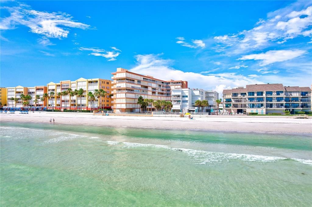 En Venta: $1,900,000 (4 camas, 3 baños, 1835 Pies cuadrados)