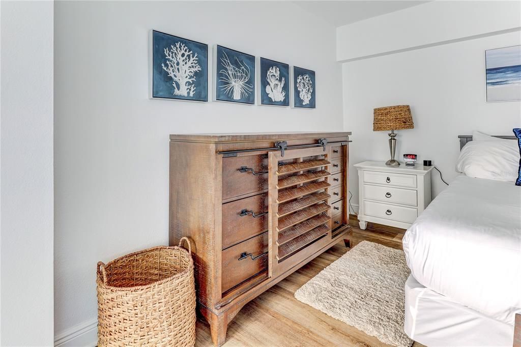 En Venta: $1,900,000 (4 camas, 3 baños, 1835 Pies cuadrados)