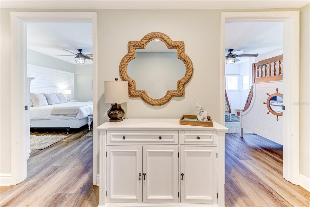 En Venta: $1,900,000 (4 camas, 3 baños, 1835 Pies cuadrados)