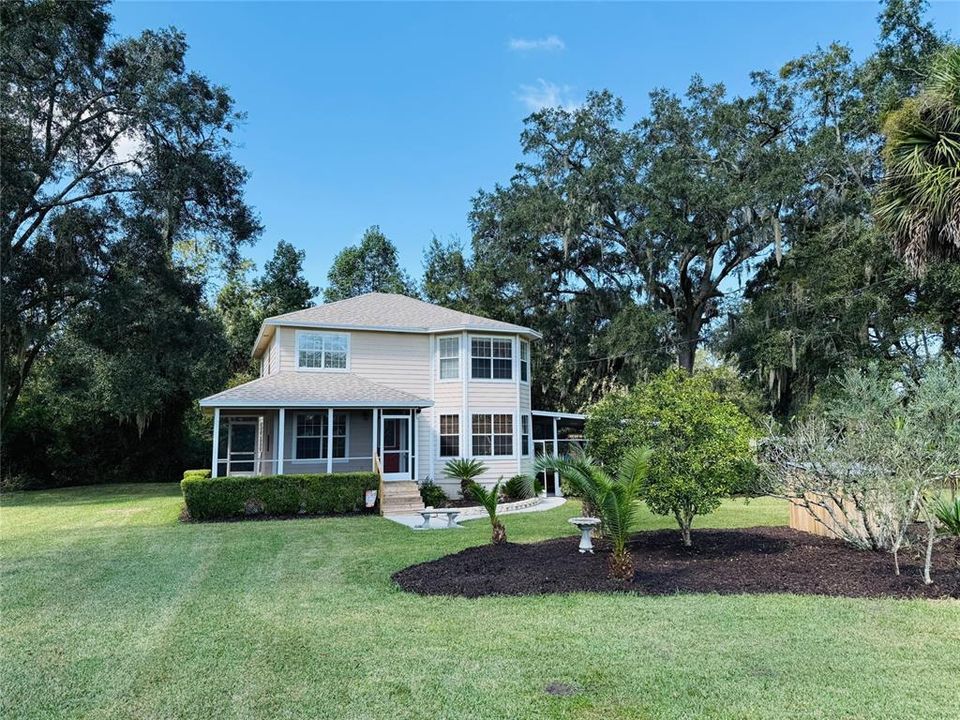 Active With Contract: $330,000 (3 beds, 2 baths, 1620 Square Feet)