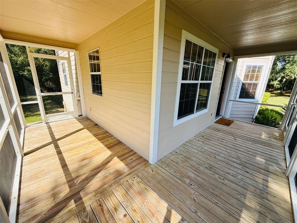 Active With Contract: $330,000 (3 beds, 2 baths, 1620 Square Feet)