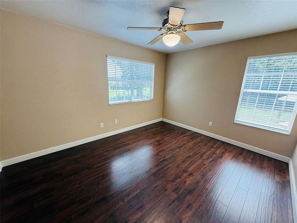 Active With Contract: $330,000 (3 beds, 2 baths, 1620 Square Feet)