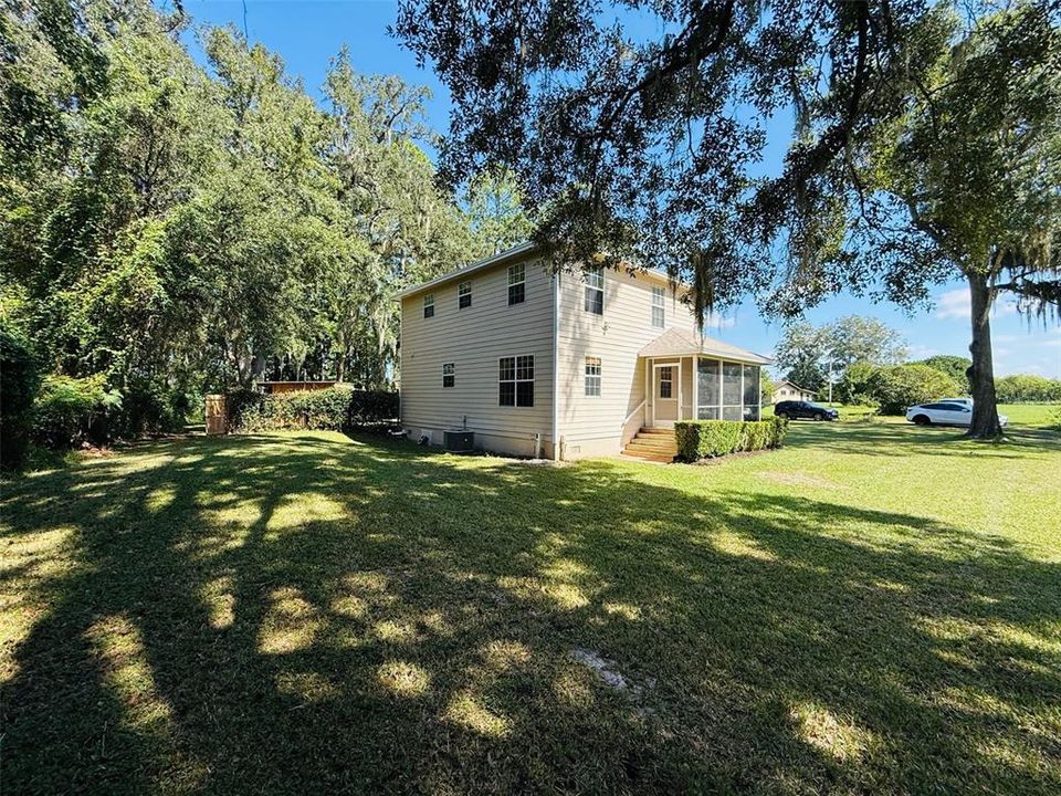 Active With Contract: $330,000 (3 beds, 2 baths, 1620 Square Feet)