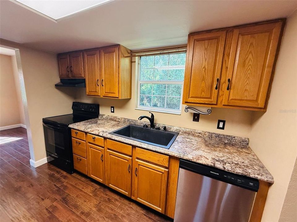 Active With Contract: $330,000 (3 beds, 2 baths, 1620 Square Feet)