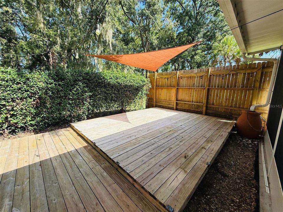 Active With Contract: $330,000 (3 beds, 2 baths, 1620 Square Feet)