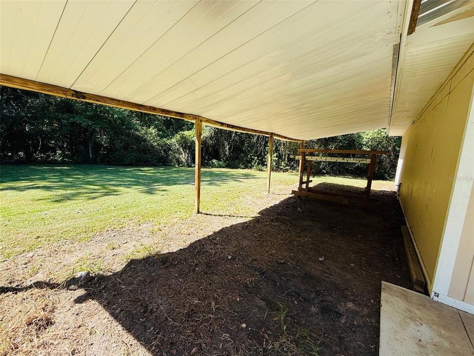 Active With Contract: $330,000 (3 beds, 2 baths, 1620 Square Feet)