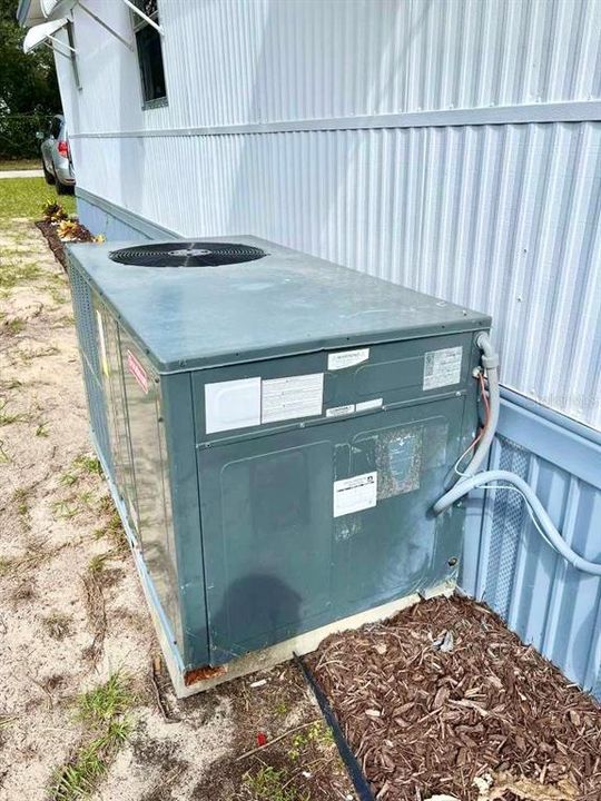 На продажу: $99,900 (2 спален, 1 ванн, 648 Квадратных фут)