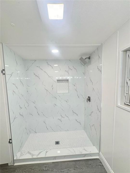 На продажу: $99,900 (2 спален, 1 ванн, 648 Квадратных фут)