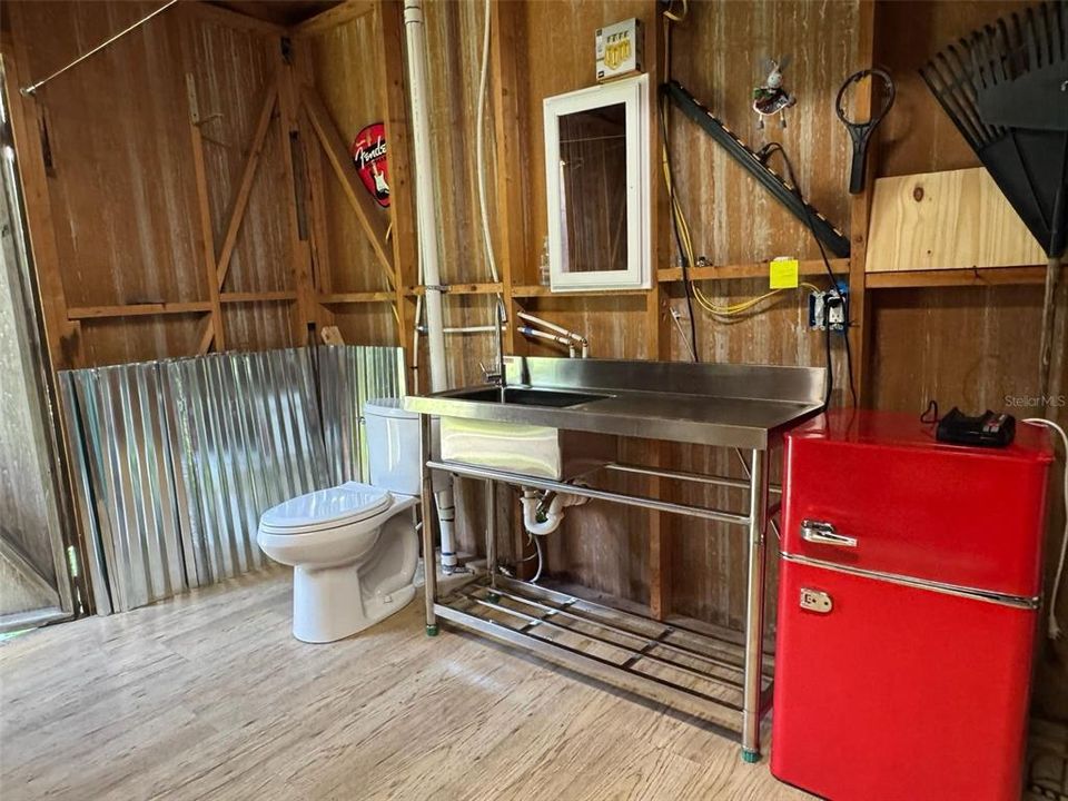 待售: $230,000 (2 贝兹, 1 浴室, 840 平方英尺)