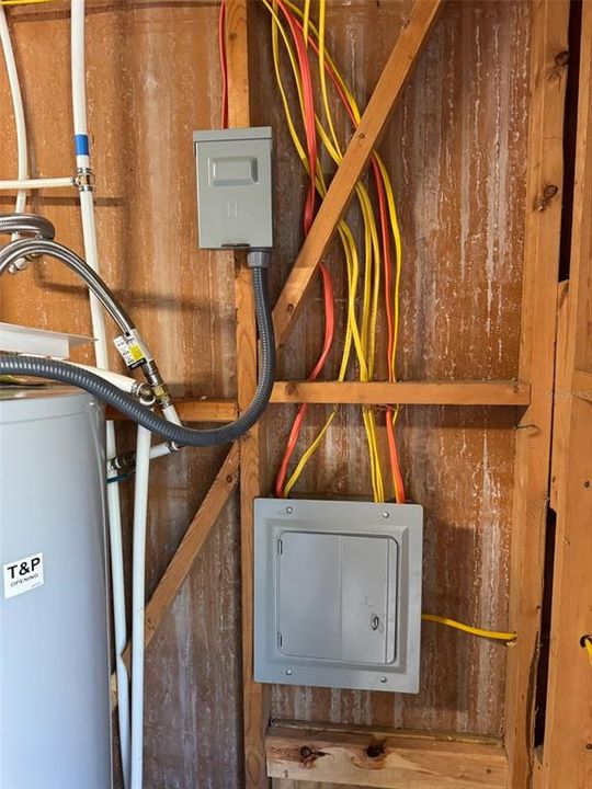 待售: $230,000 (2 贝兹, 1 浴室, 840 平方英尺)