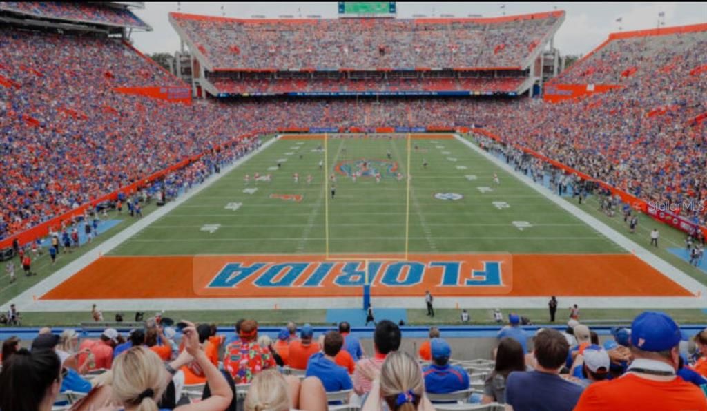 待售: $230,000 (2 贝兹, 1 浴室, 840 平方英尺)