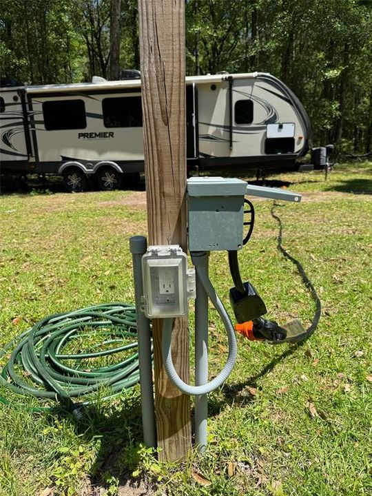 待售: $230,000 (2 贝兹, 1 浴室, 840 平方英尺)