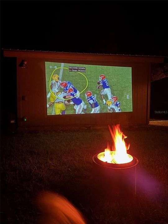 待售: $230,000 (2 贝兹, 1 浴室, 840 平方英尺)