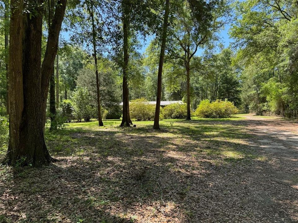 待售: $230,000 (2 贝兹, 1 浴室, 840 平方英尺)