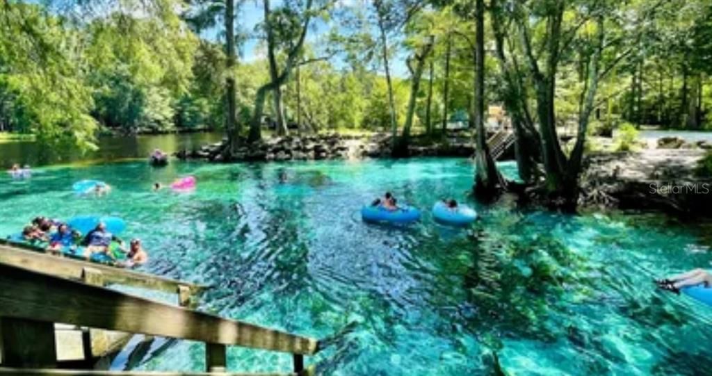 待售: $230,000 (2 贝兹, 1 浴室, 840 平方英尺)