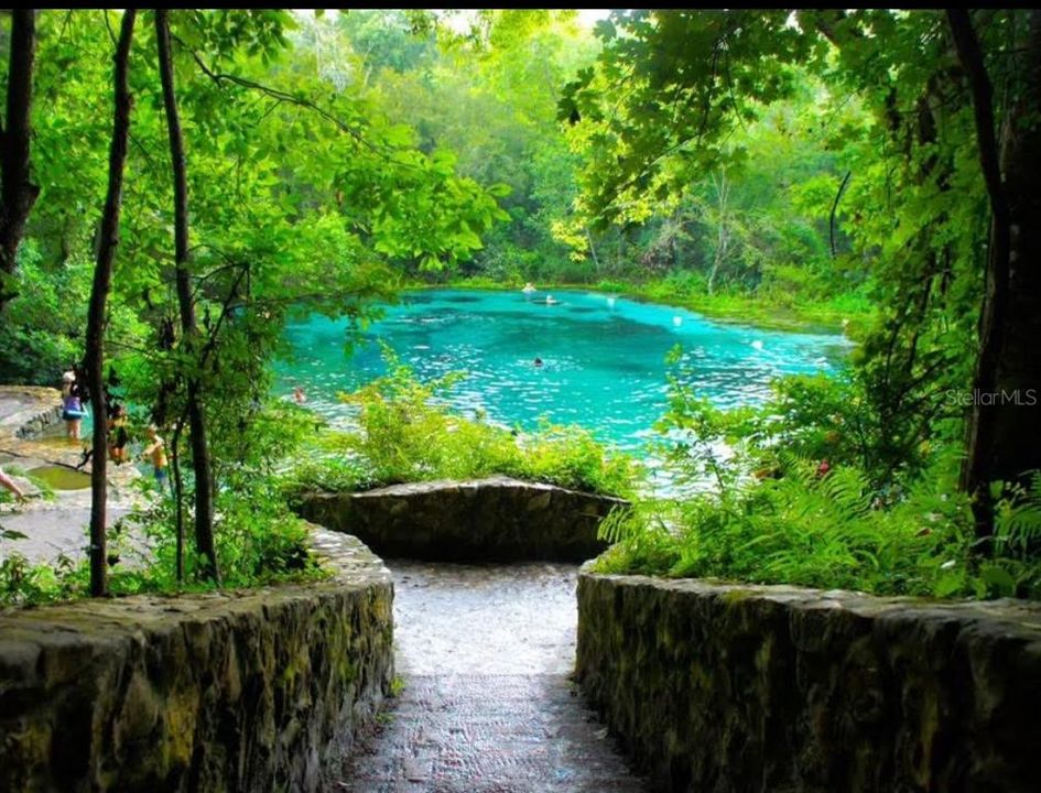 待售: $230,000 (2 贝兹, 1 浴室, 840 平方英尺)