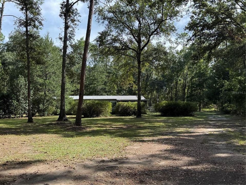 待售: $230,000 (2 贝兹, 1 浴室, 840 平方英尺)