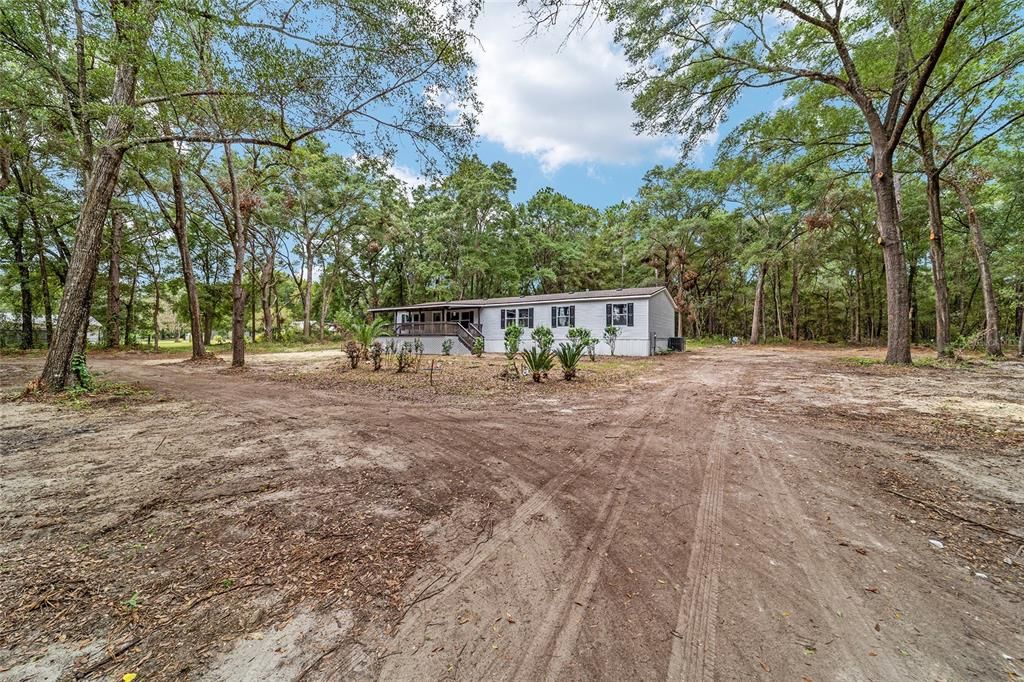 合同活跃: $347,900 (4 贝兹, 2 浴室, 1944 平方英尺)