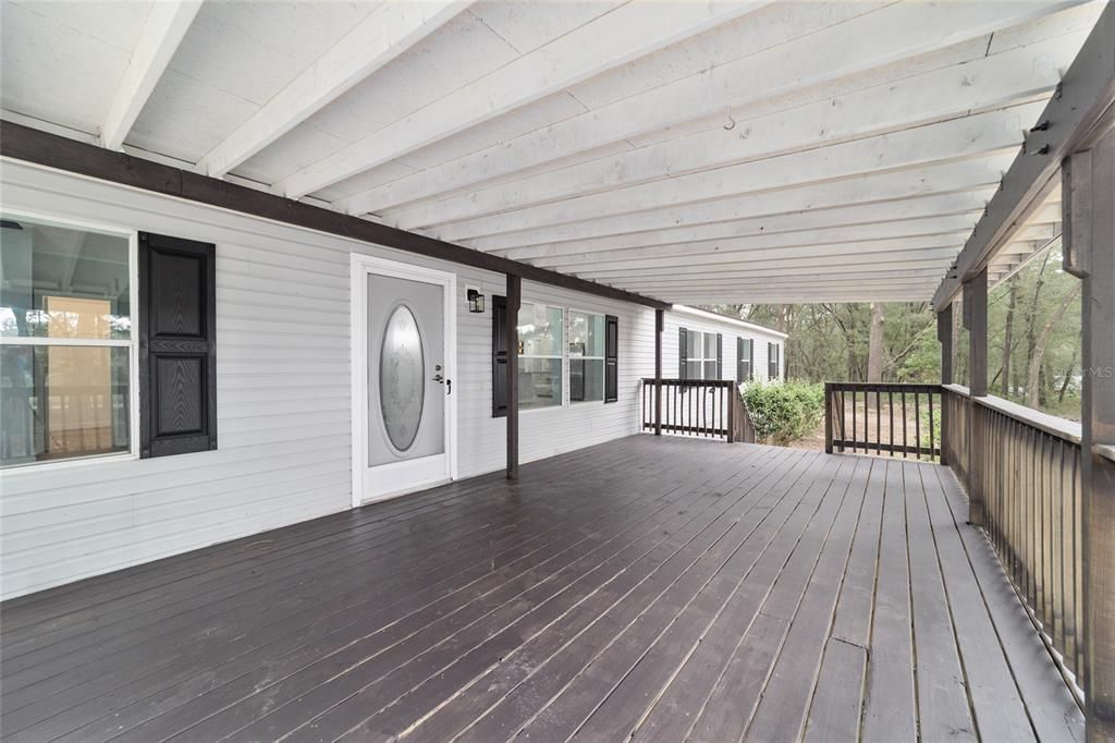 合同活跃: $347,900 (4 贝兹, 2 浴室, 1944 平方英尺)