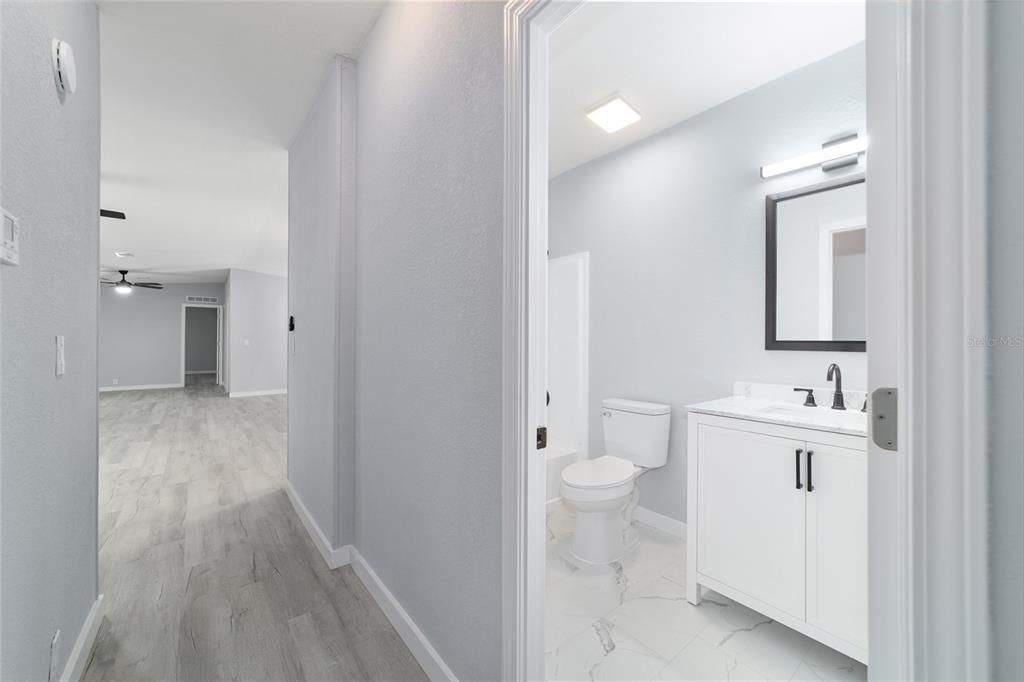 合同活跃: $347,900 (4 贝兹, 2 浴室, 1944 平方英尺)