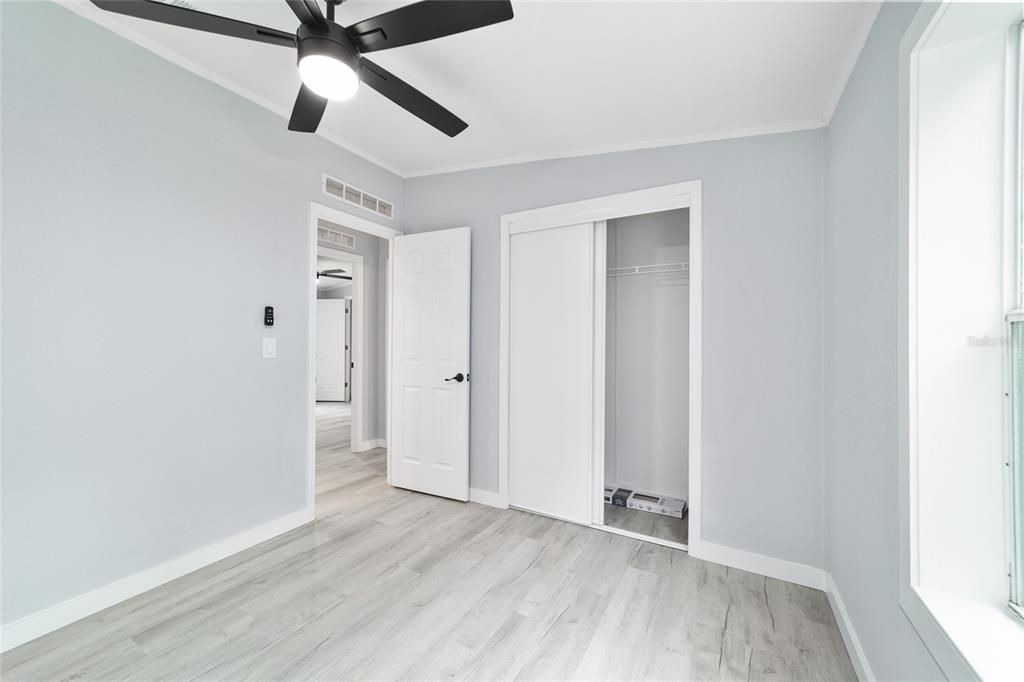 合同活跃: $347,900 (4 贝兹, 2 浴室, 1944 平方英尺)