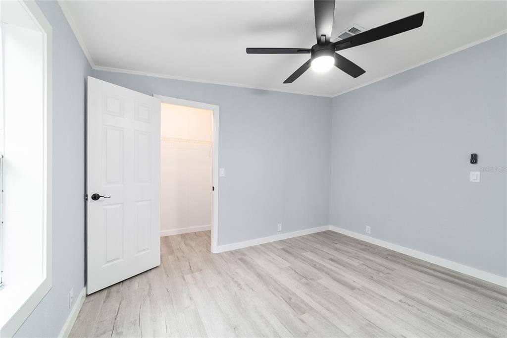 合同活跃: $347,900 (4 贝兹, 2 浴室, 1944 平方英尺)