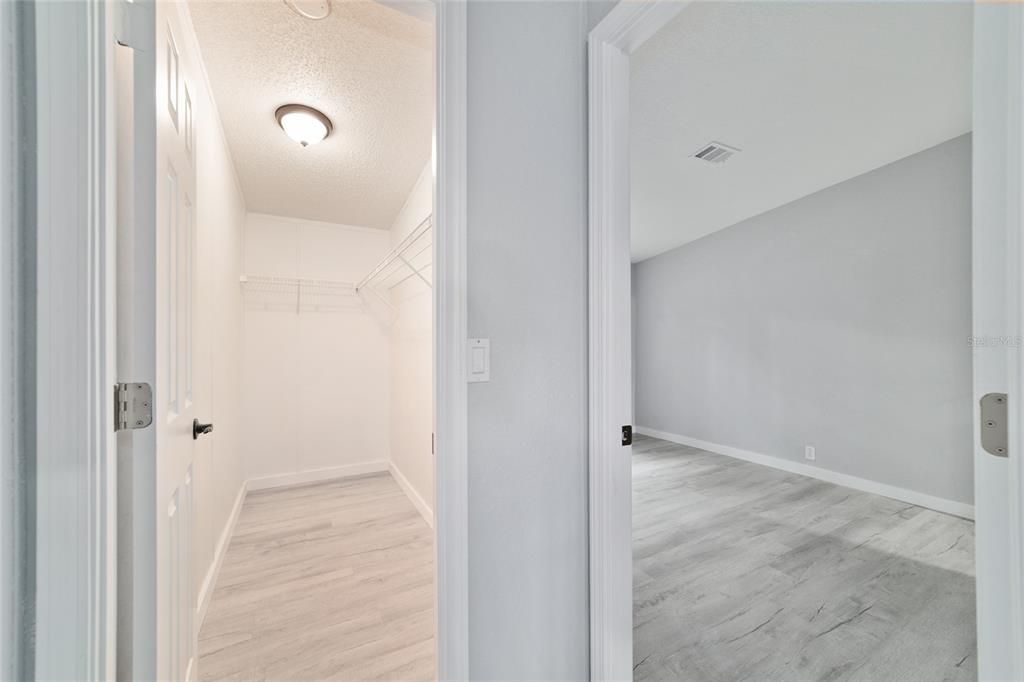 合同活跃: $347,900 (4 贝兹, 2 浴室, 1944 平方英尺)