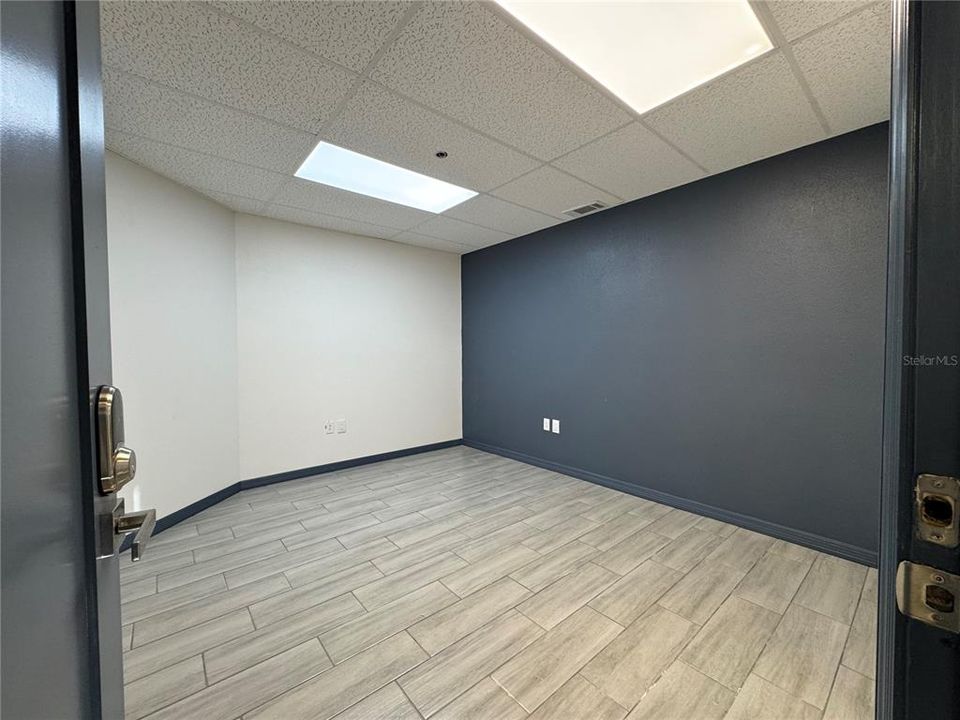 For Sale: $3,600 (0 beds, 0 baths, 1962 Square Feet)