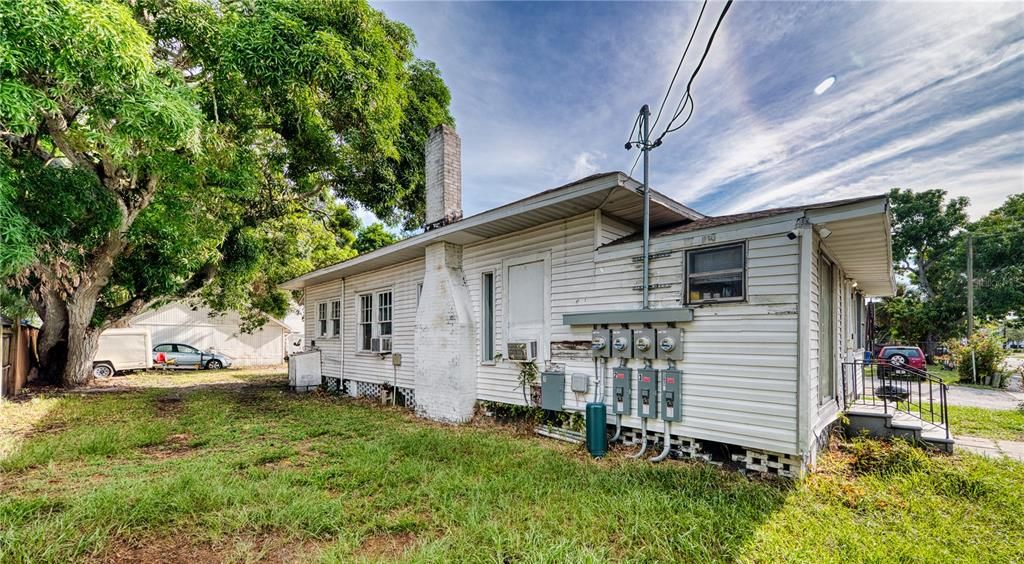 待售: $880,000 (0 贝兹, 0 浴室, 3456 平方英尺)