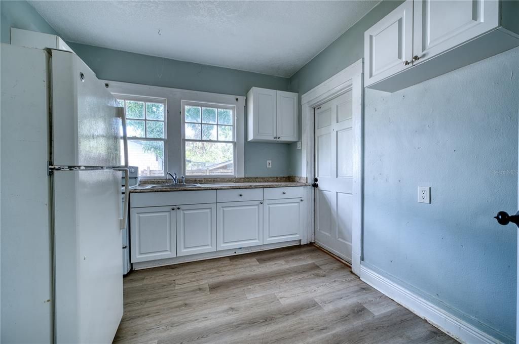 待售: $880,000 (0 贝兹, 0 浴室, 3456 平方英尺)