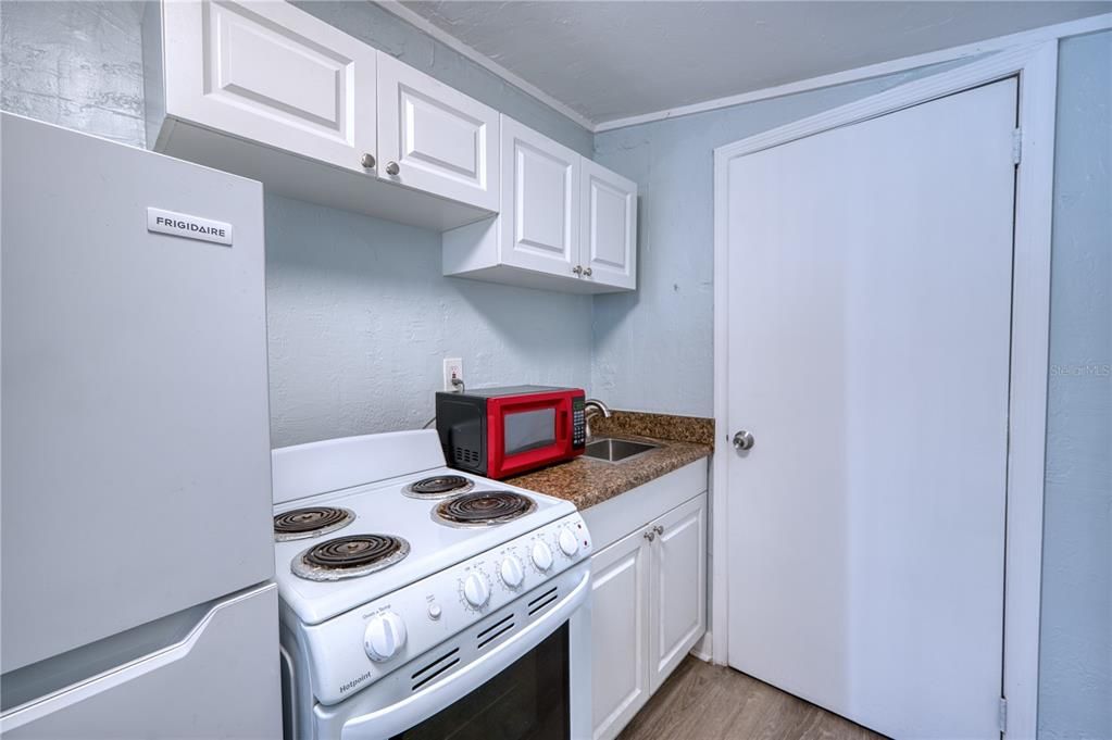 待售: $880,000 (0 贝兹, 0 浴室, 3456 平方英尺)