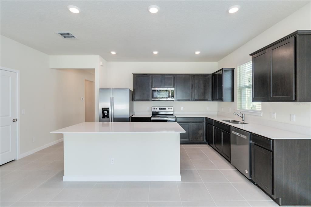 For Rent: $1,995 (4 beds, 2 baths, 1850 Square Feet)