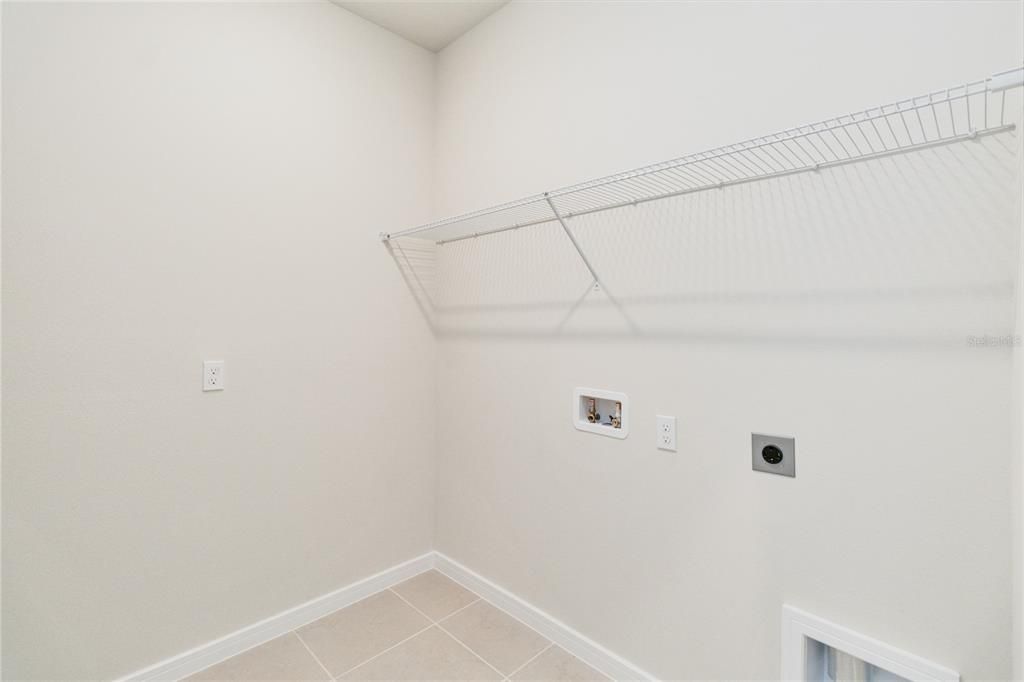 For Rent: $1,995 (4 beds, 2 baths, 1850 Square Feet)