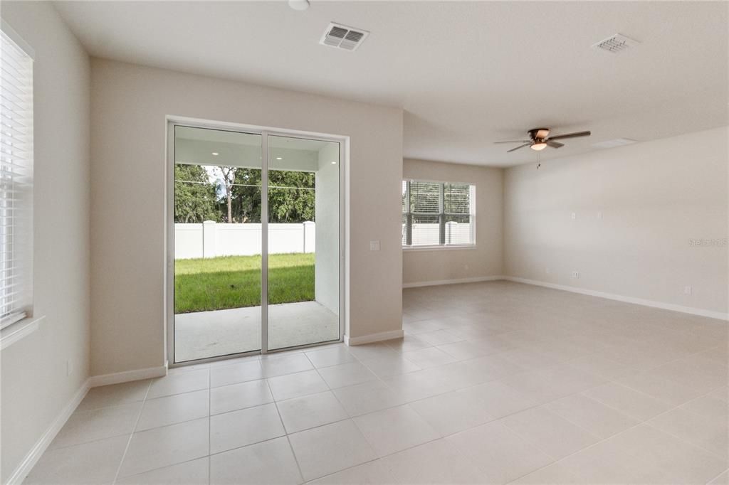 For Rent: $1,995 (4 beds, 2 baths, 1850 Square Feet)