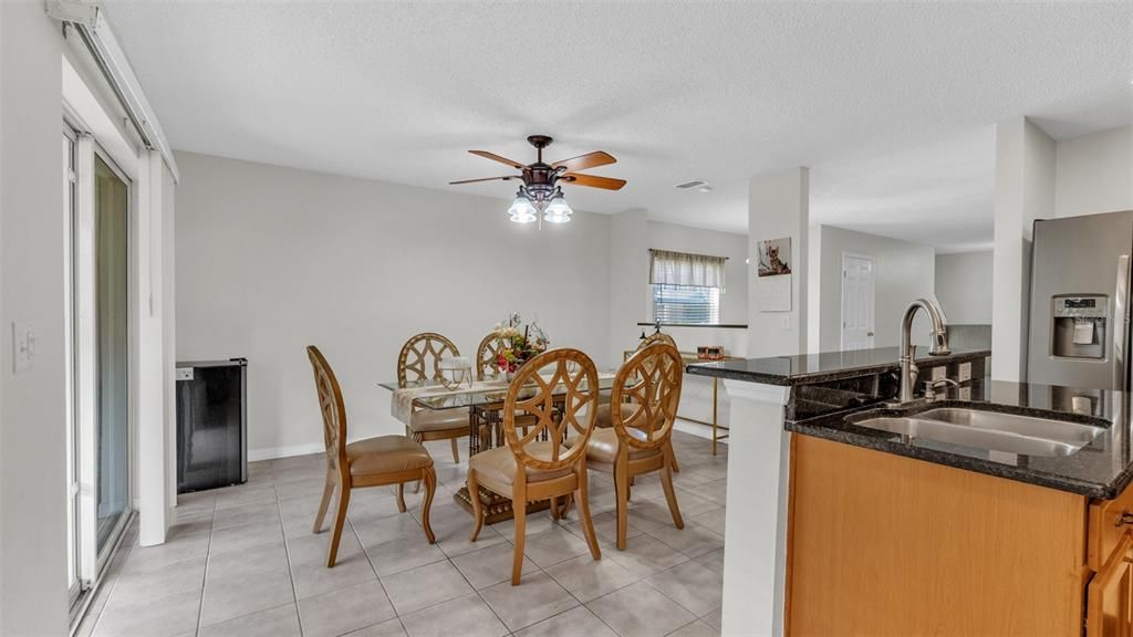 На продажу: $314,900 (3 спален, 2 ванн, 1880 Квадратных фут)