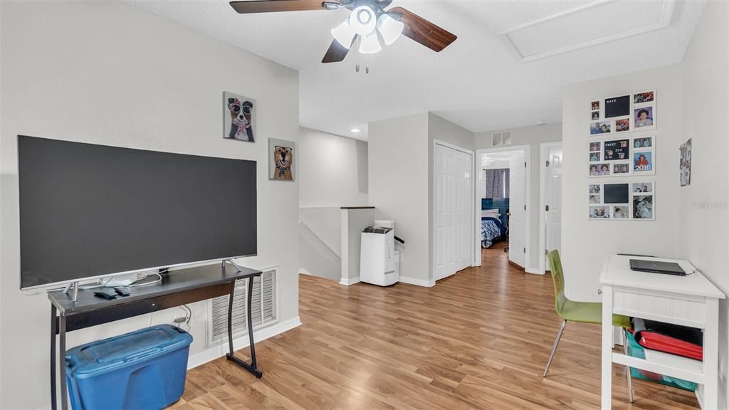 На продажу: $314,900 (3 спален, 2 ванн, 1880 Квадратных фут)