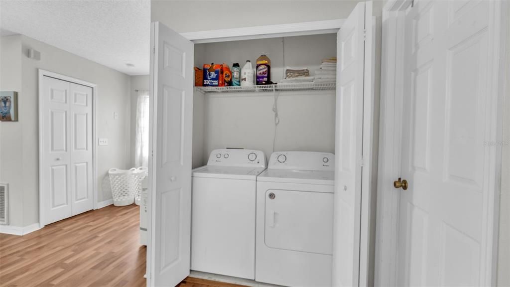 На продажу: $314,900 (3 спален, 2 ванн, 1880 Квадратных фут)