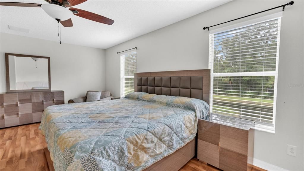 На продажу: $314,900 (3 спален, 2 ванн, 1880 Квадратных фут)